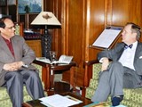 The German Ambassador to Bangladesh, Dr. Albrecht Conze paid a courtesy call on BB Governor Dr. Atiur Rahman on Tuesday, Jan8, 2013.